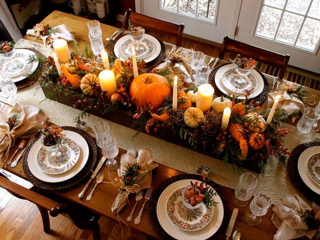 Mid-Century Thanksgiving Decor